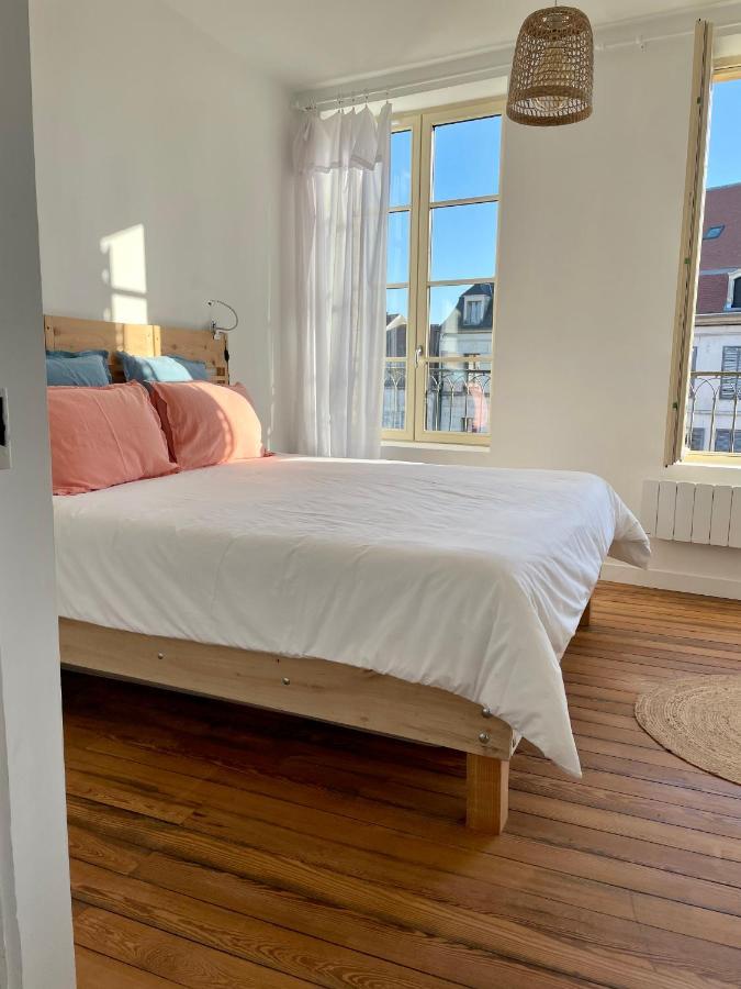 Appartement Au Coeur Du Centre Historique Авалон Екстериор снимка