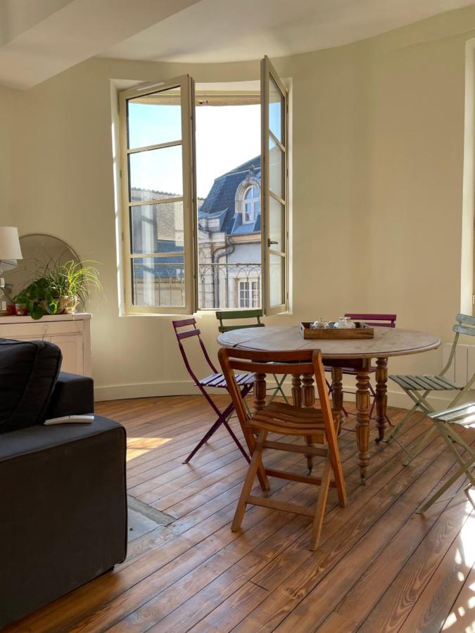 Appartement Au Coeur Du Centre Historique Авалон Екстериор снимка